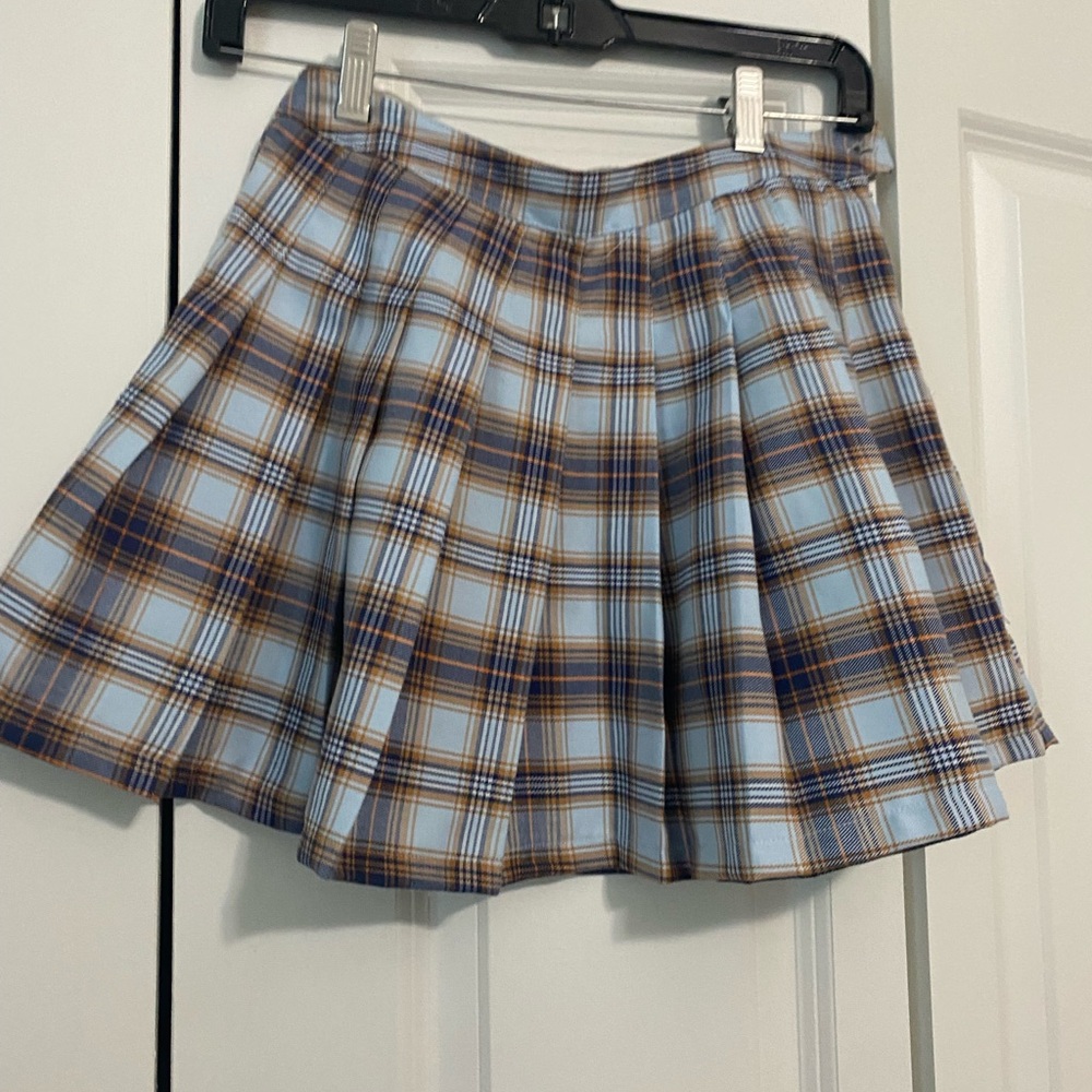 Short plaid shirt